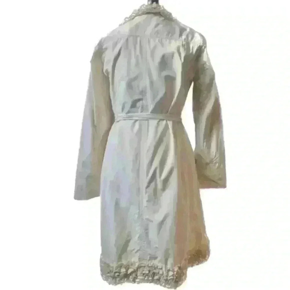 Love Moschino Vintage Women's Cream Ruffled & Belted Coat Size US 12 Fits Like 6 - Picture 3 of 9
